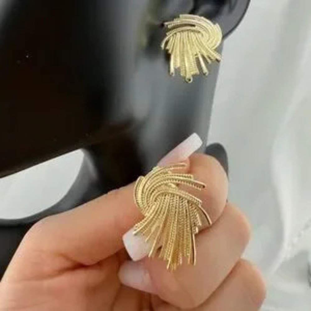Elegant Gold-Tone Women's Earrings
